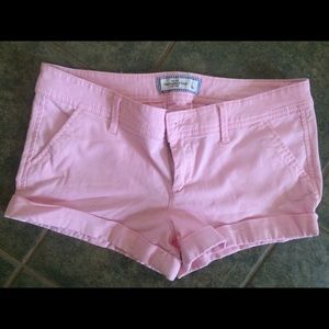 🎀 3/$25 🎀 Cuffed pink shorts, size 6.  EUC.